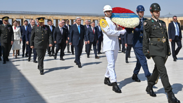 Қасым-Жомарт Тоқаев Мұстафа Кемал Ататүрік кесенесіне зиярат етті 