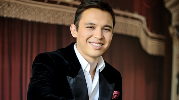 Интернеттегі айқас: Нумеролог қазақстандық  жұлдыздың“гей” екенін айтты