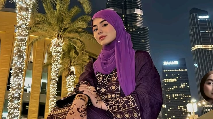 Порно жыныс мүшесінің басын сорып алады