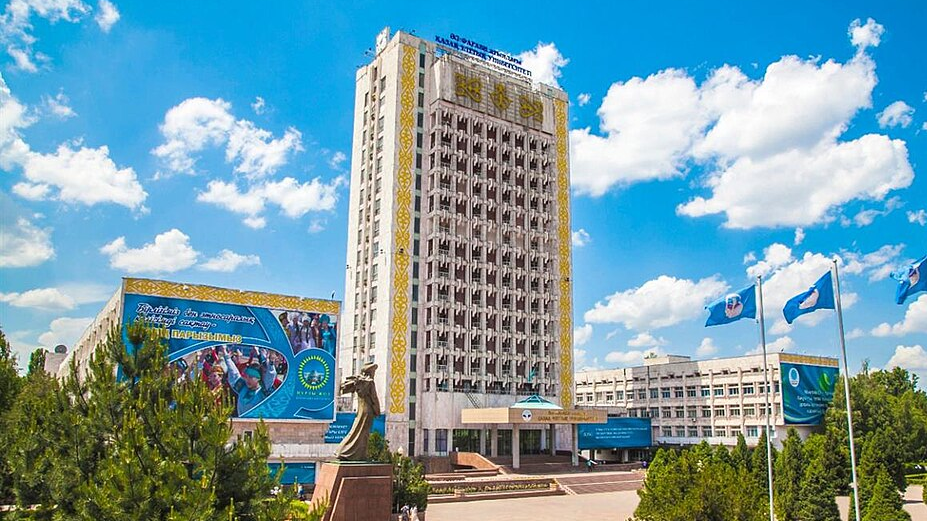 Студент ҚазҰУ-дің 14 қабатынан құлап қайтыс болды