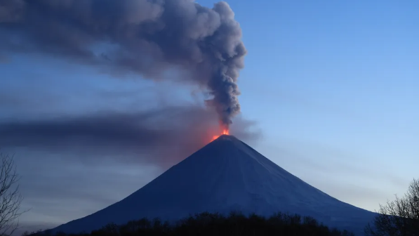 Камчаткадағы зілзаладан кейін ең белсенді вулкан оянды