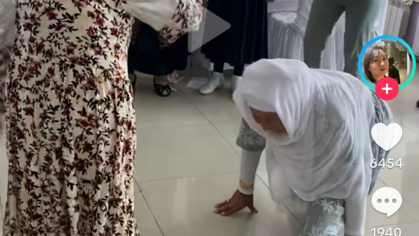 "Сальто жасаған" апалардың әрекеті жастардың жүзін қызартты