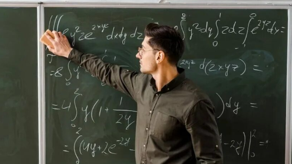 Білімге қиянат: Жігіттер неге педагог болғысы келмейді?