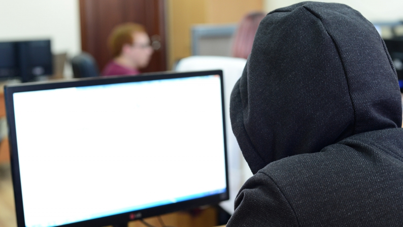 Дінге байланысты тағы бір әйел түрмеге қамалды