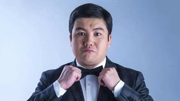 Әзілкеш Тұрсынбектің "жарты миын отамен алып тастағаны" рас па?