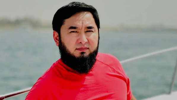 Үйі өртенген Жанәділ Райымбек жұртқа ренішін білдірді