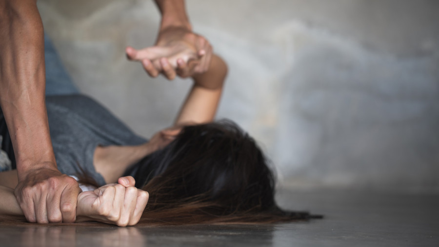 12 жастағы қызды 200-ден астам еркек зорлаған