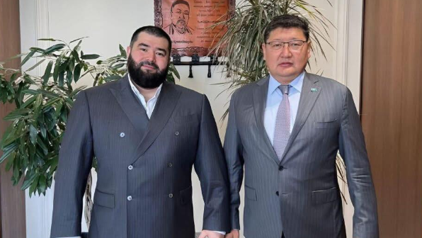 Берік Уәли "түрмеде отыруға тиіс" адаммен   қалай кездескен?