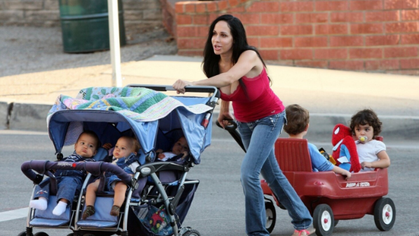 "Баланы асырай алмасаң, топырлатып тума!" деген қоғам белсендісі әйелдерге үндеу жасады