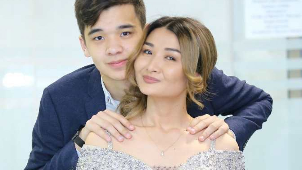 Мереке Қалбаева сүйінші сұрап, қуанышымен бөлісті