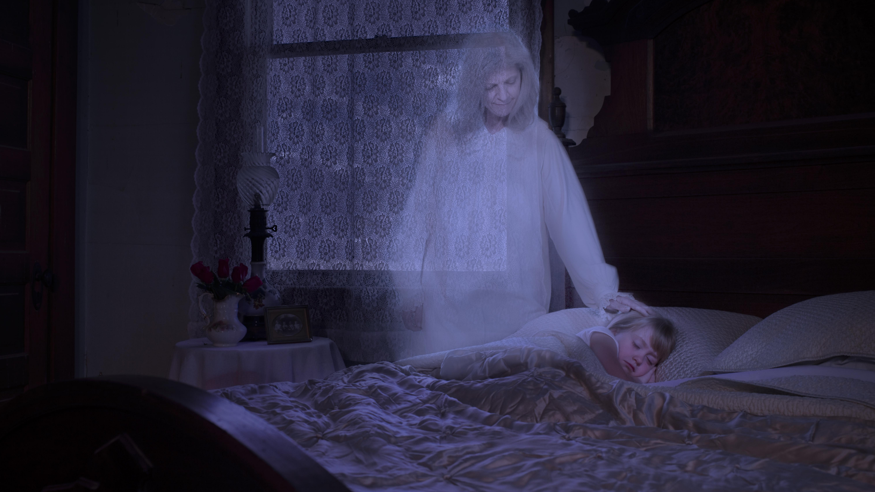 Медиумның жауабы: Марқұмның қасымызда тұрғанын қалай білеміз? 