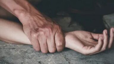 Секс ұйықтап жатқан семіз әйел