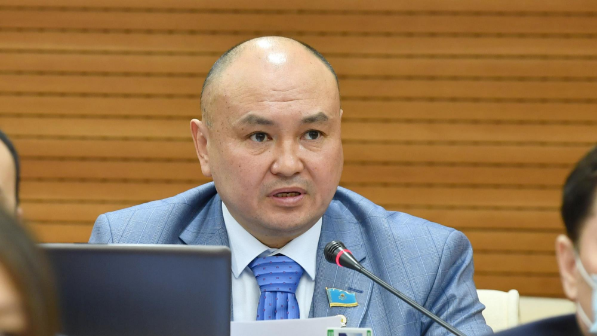 Ерлан Саиров: Алматыдағы қазақ мектептерінің үлесі: бар болғаны 20% 