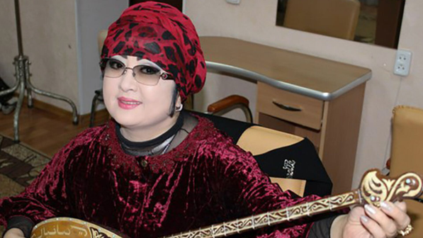 Мақпал Жүнісова отбасы туралы ешкім білмейтін құпияны ашты