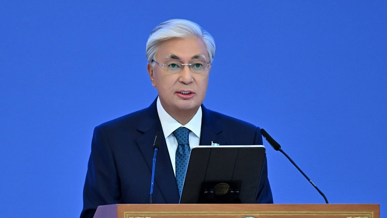 Президент Тоқаев: Президенттің жақын туыстарына билік жүйесінде лауазымды қызмет атқаруға тыйым салынды