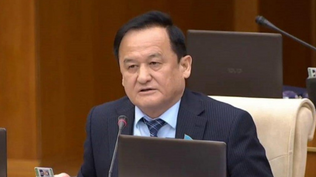 Депутат дабыл қақты: Көкшетауда қазақ сыныптарына баратын бала жоқ