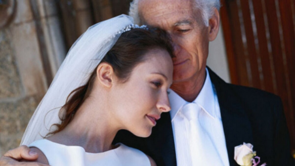 "Досым әкесіне тоқал сыйлады"дейді танымал журналист