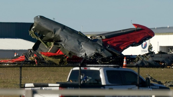 Әуежайда екі ұшақ соқтығысты