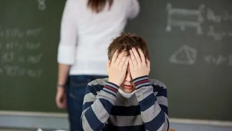 Оқулықтағы "быламық" баланың "тісін сындырып", тілінен алыстатуда