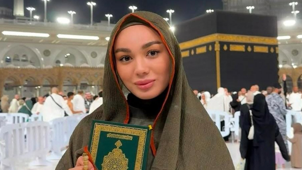 Дұға сатқыш қыз жұртқа ақыл айтып, ескерту жасады