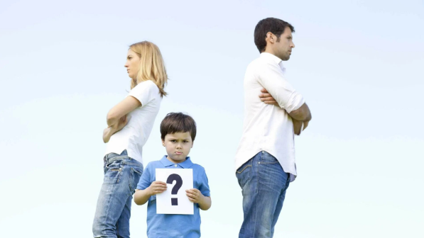 "Ажырасқан әйелдің баласы күйеуінде қалуы керек" дейді қоғам белсендісі