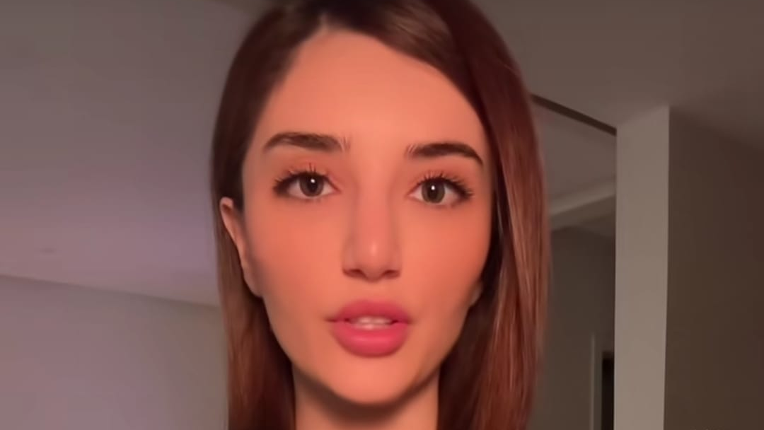 Орыс қыздарының жалаңаш бөксесі