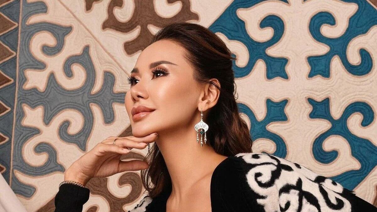 Динара Сәтжан туған күнін жаңа үйінде тойлады