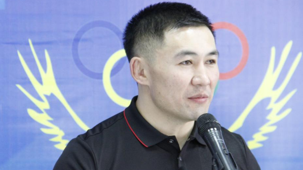 "Жүрегім көтеріліп кетті" деген Ардақ Назаровтың видеосы талқыға түсті