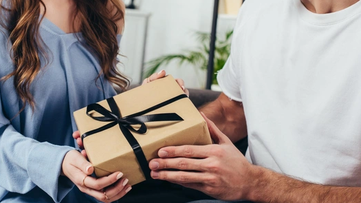 "Сүйіктіме жұмсаған 3 млн теңгемді кері қайтарғым келеді" дейді жігіт