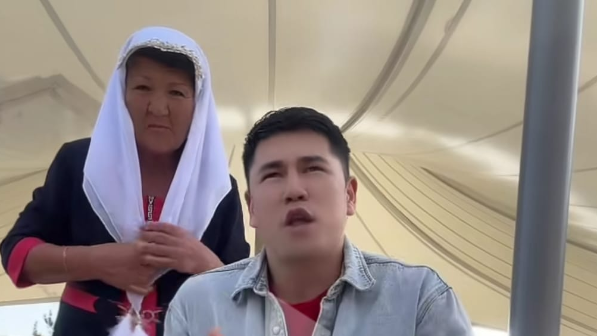 "Анасы мен баласы үйленбек": Қазақ жігіт пен әйелдің әрекеті жаға ұстатты