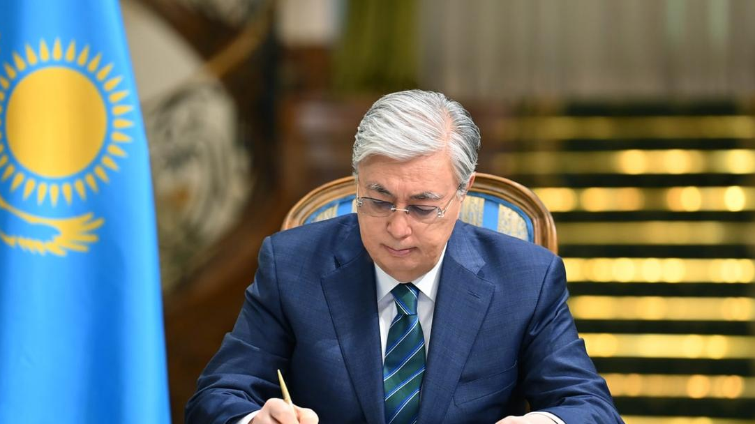 Президент бірнеше кісіні қызметінен алып тастады