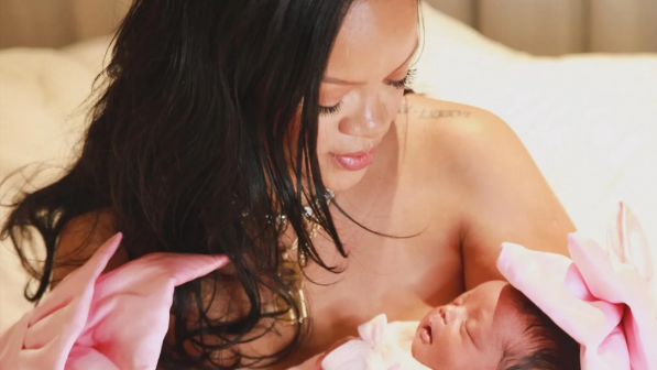 Рианна үшінші сәбиін дүниеге әкелді