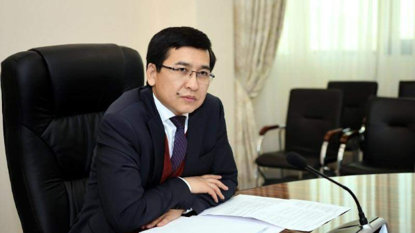 Асхат Аймағамбетов: "Мектепке айыппұл салынса, оны мұғалімдердің төлеуі дұрыс емес"