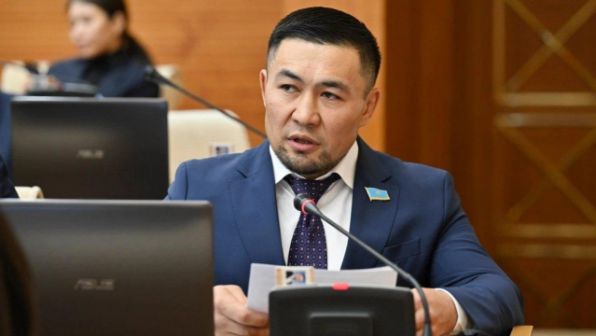 Ардақ Назаров биографиясын неге өзгертіп тастады? 