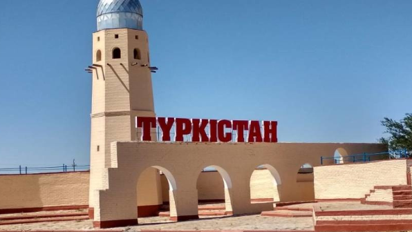 Дап - дардай еркек 13 жасар қызға "сүйісуді үйретемін" деп кездесуге шақырған