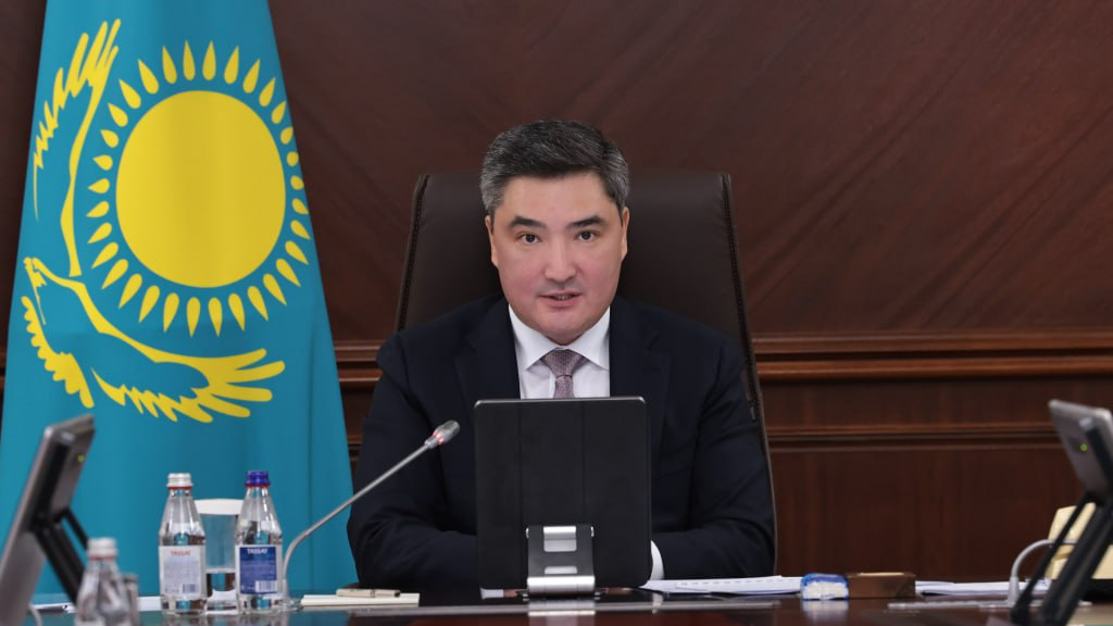 Олжас Бектенов шекарадағы сыбайлас жемқорлықпен күрес туралы: Жүктерді тексеру деректерін талдау кезінде ЖИ енгізу қажет