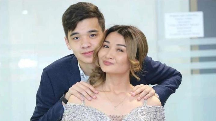 Мерекенің күйеуі де "күшік күйеумін" деп сұхбат берейін деп қалды 