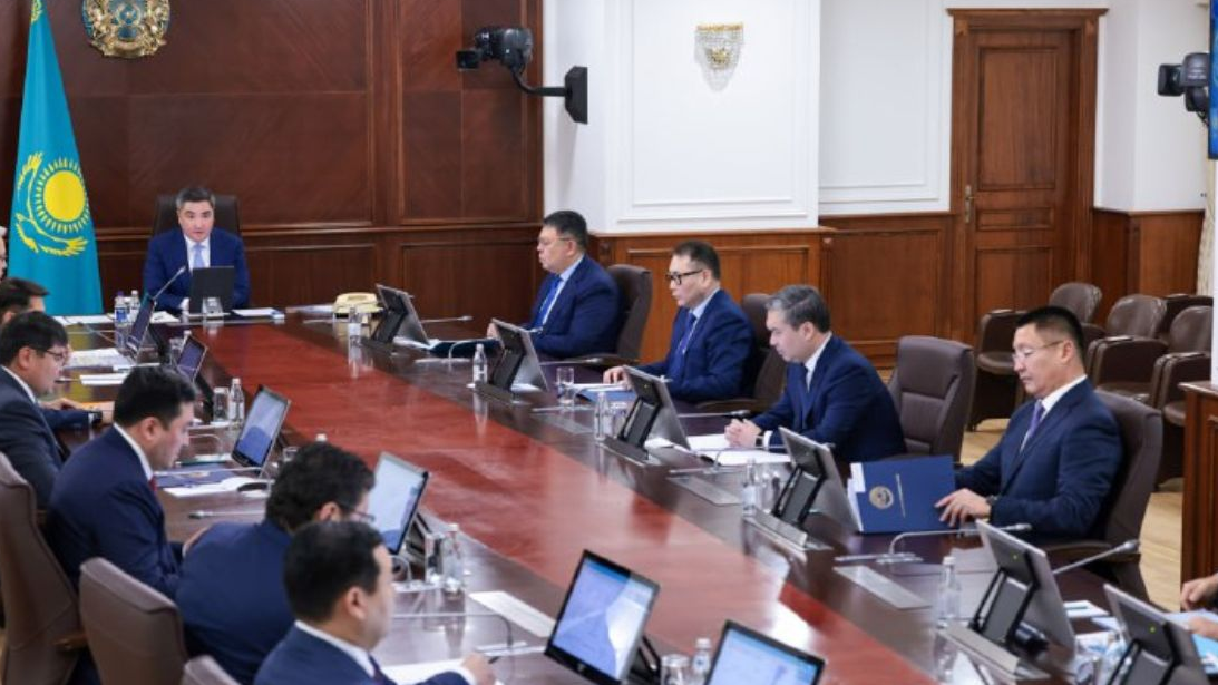 Олжас Бектеновке салалық проблемалар мен жетістіктер туралы баяндады