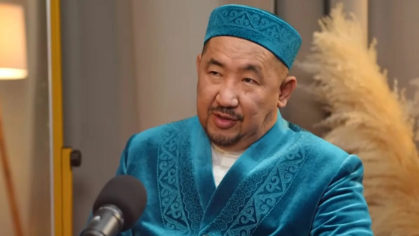 "Нұрлан имамға әйелдер ақша беріп, айтқызып отыр" деген діндарлар ашудан жер тоқпақтап жатыр
