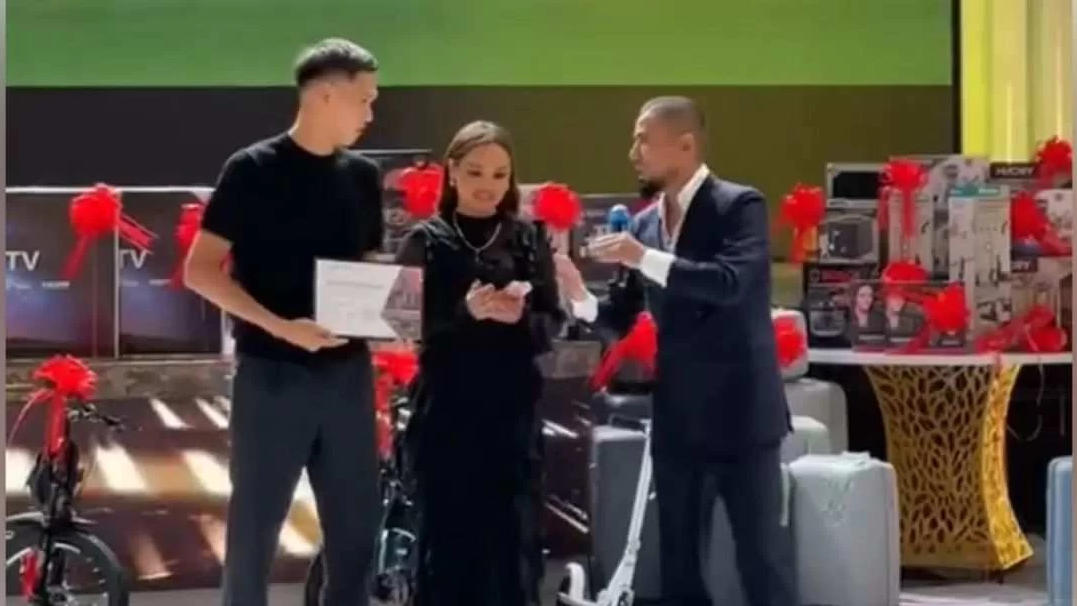 Шерхан Қалмырзаға қажылыққа жолдама сыйлады