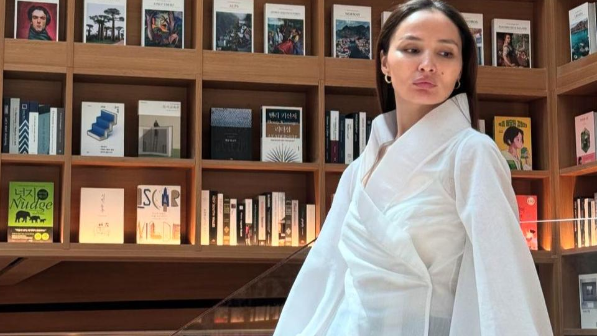 "Неге сонша асықтым...": Жұлдыз Әбдікәрімова оқырманын елеңдетіп қойды