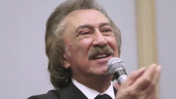 Фарух Закиров қазақстандық әншілер тобына реніш білдірді