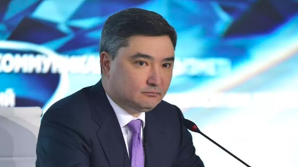 Олжас Бектенов: "Жеке деректерді таратқандарды қатаң жазалау керек"