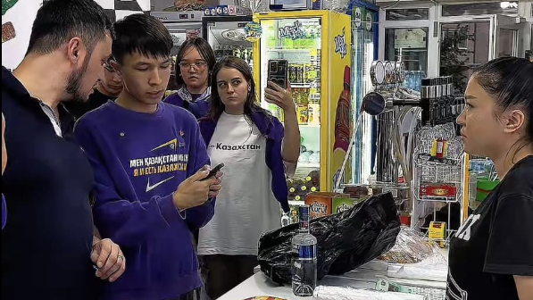 «Менің аумағым — менің ережем»: Жаңа адамдар Ақтөбеде балаларға жүйелі түрде ішімдік сатып келген дүкенді анықтады