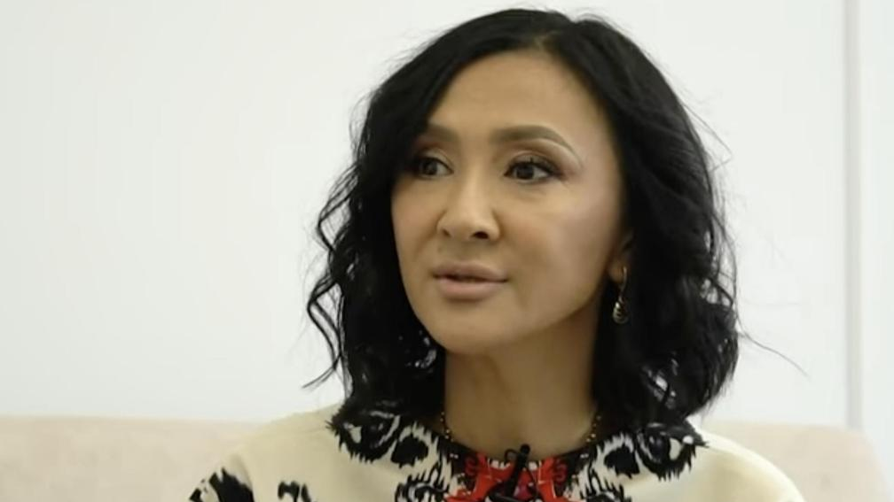 "Қанталап көгерген бетімді көргенде..."деген әнші Меруерт ағынан жарылды