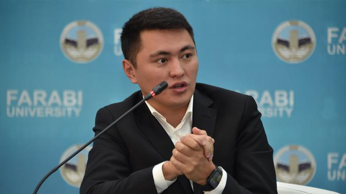 Депутат ерекше видеосымен келіншектердің алғысына бөленді