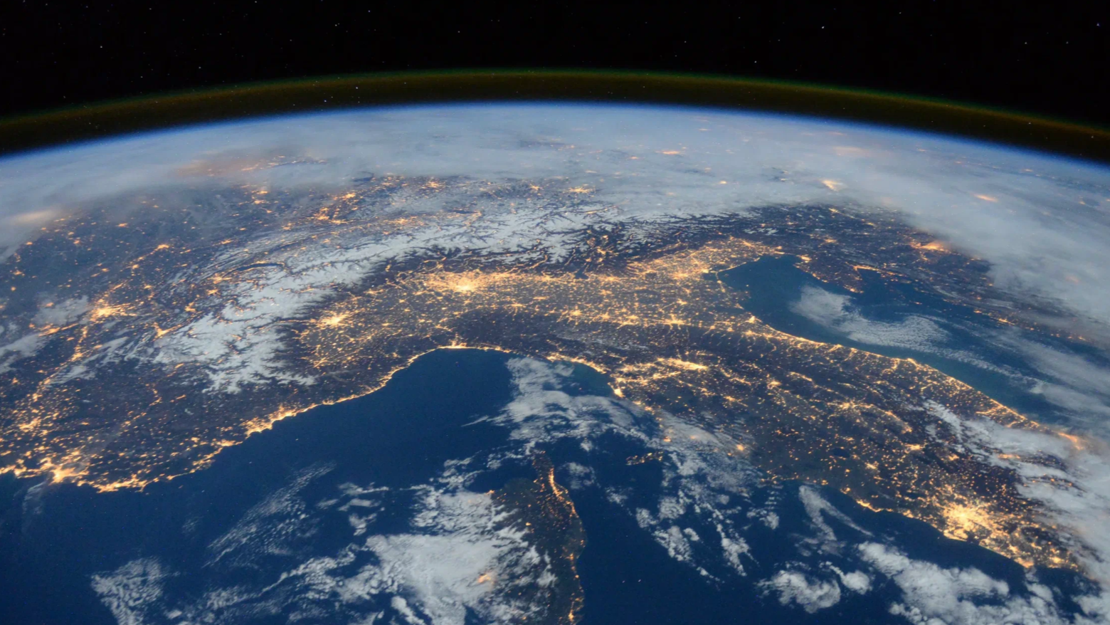 Ғалымдар дабыл қағуда: жер қыртысы бөлшектеліп жатыр