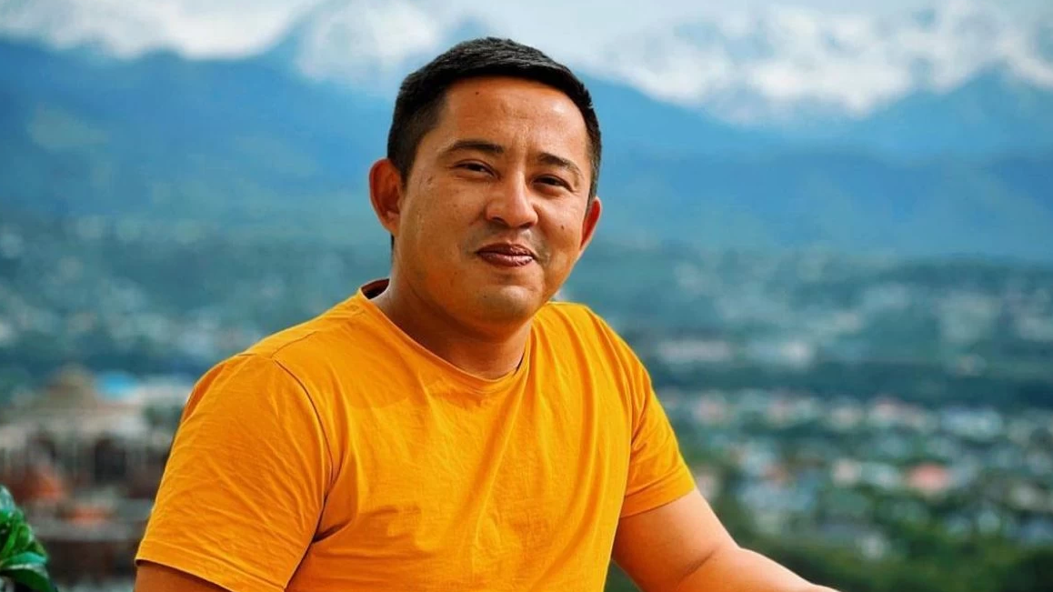 Жиырма жасар Монромен порно