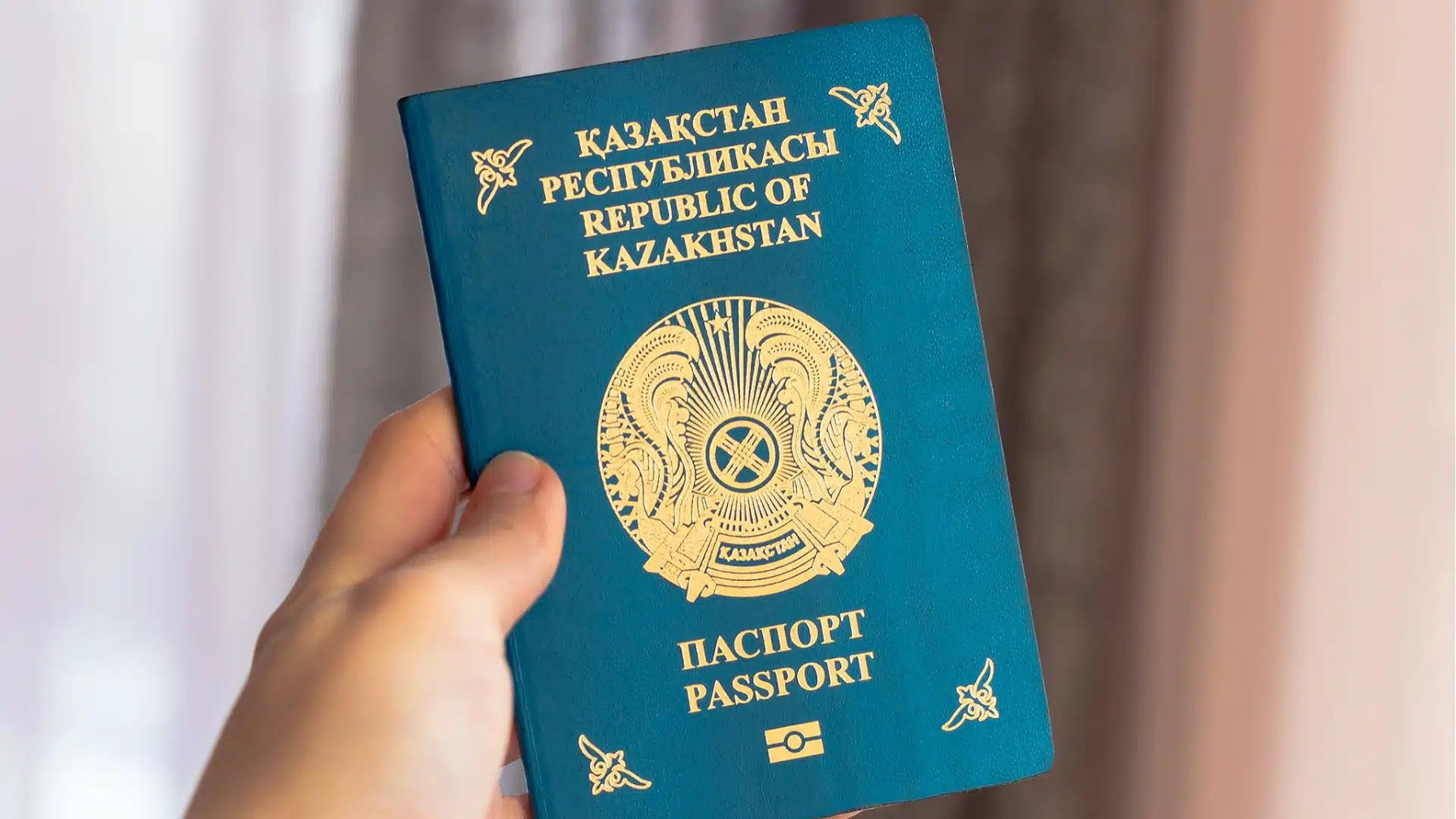 Ұзын жыныс мүшесі жарты жолда қынапта