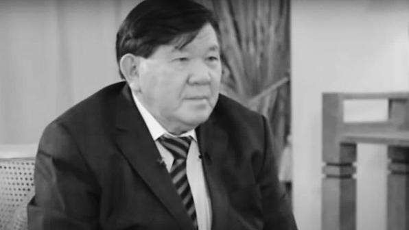 Мұхтар Шахановтың отбасы қара жамылды